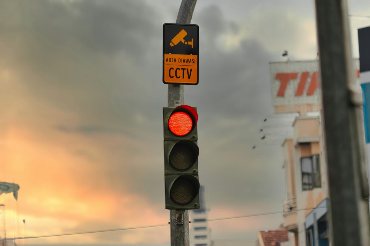 lampu lalu lintas dengan lampu merah
